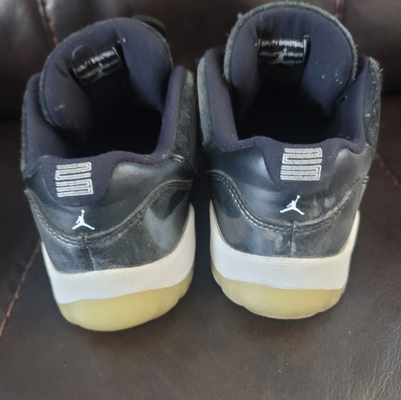 Jordan 11 Retro Low Barons 2017 LIFESTYLE SNEAKERS SIZE 3Y 505835-010 - Picture 4 of 7